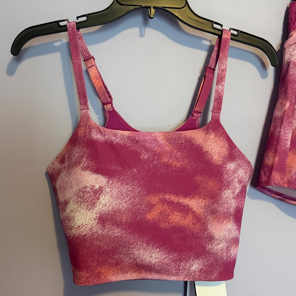 NWT- Women’s Nike Convertible Sports Bra and Shorts  Athletic Set Size Large - Picture 4 of 9